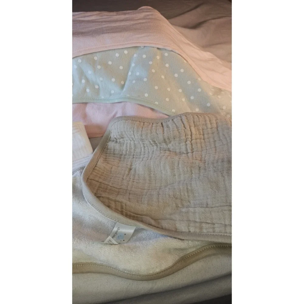 New 4 Gerber and 1 Cloud Island Baby Burp Cloth